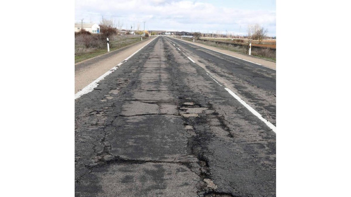 Un tramo de la N-630, al sur de la capital leonesa. MARCIANO PÉREZ