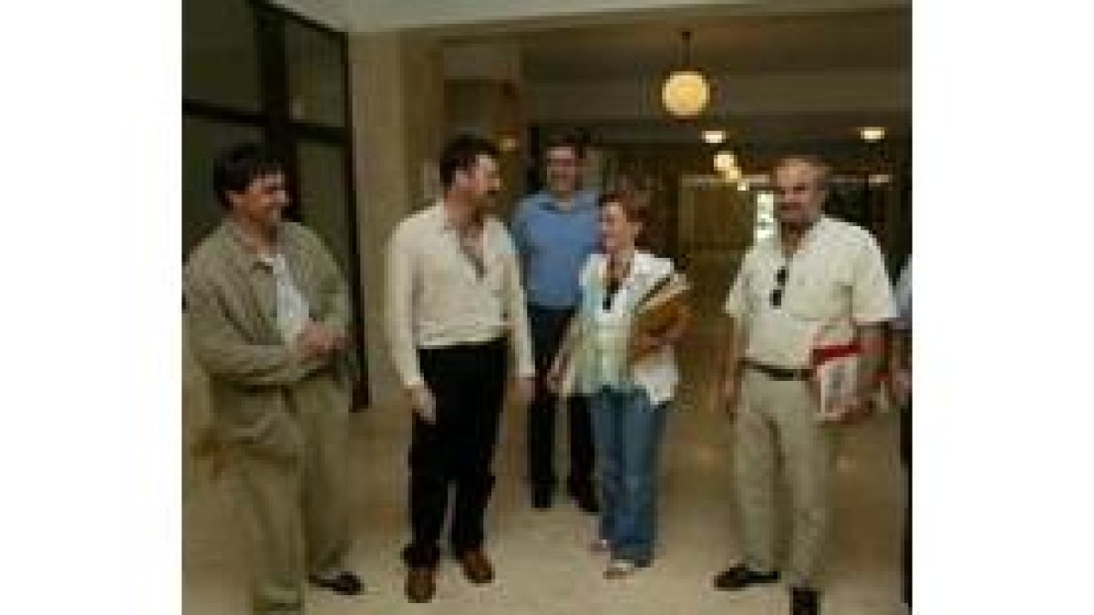 López Placer, en el centro, presentando su candidatura a la Diputación