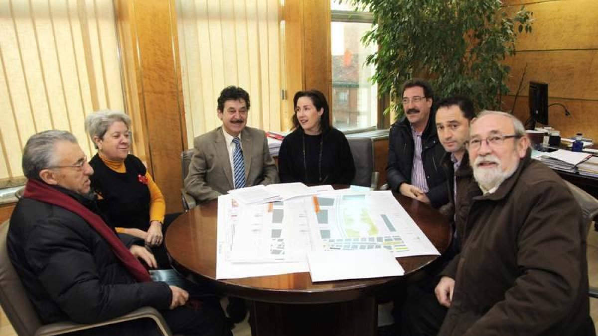 Martín-Granizo y Reyero, con la asociación vecinal San Mamés.