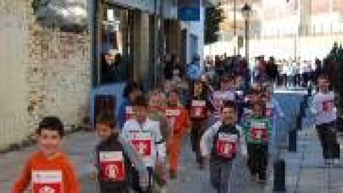 Los niños de Fabero corrieron con entusiasmo por las calles de la localidad