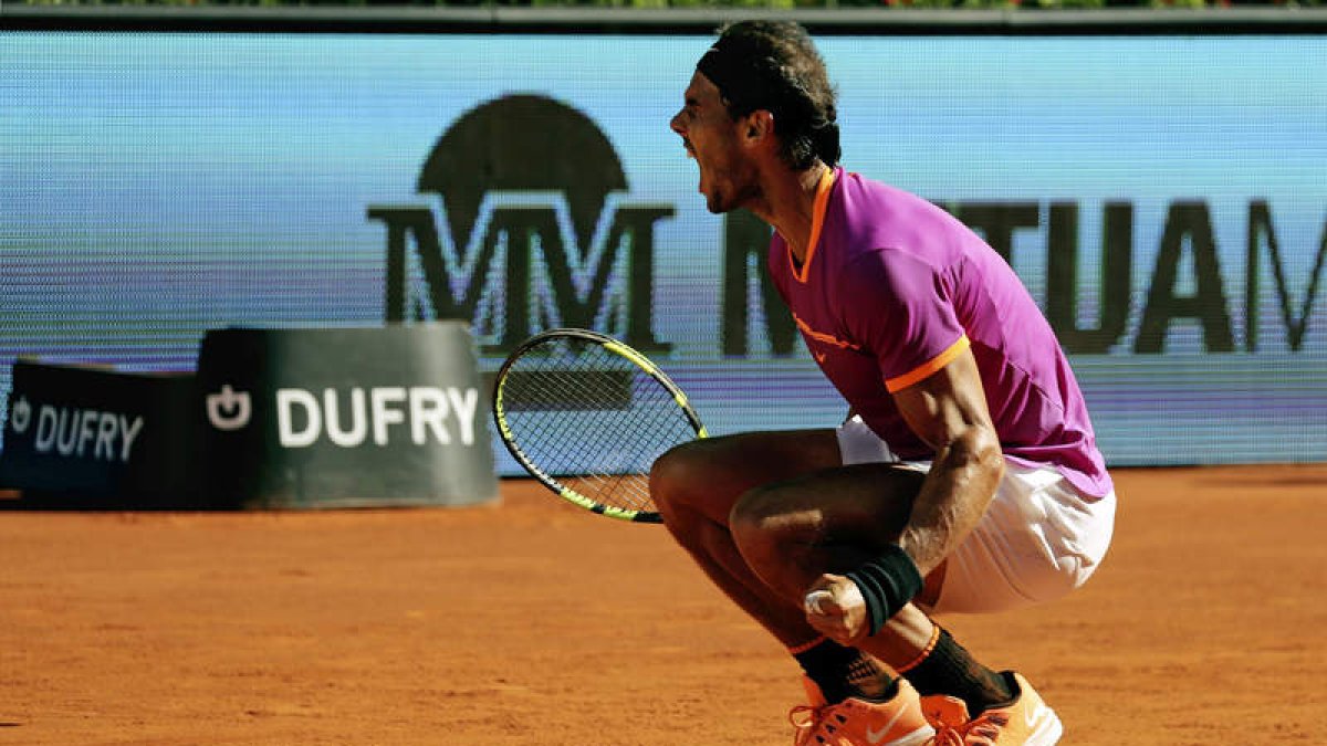 Rafa Nadal celebra su victoria ante el serbio Djokovic en semifinales del Open de Madrid. BARRENECHEA
