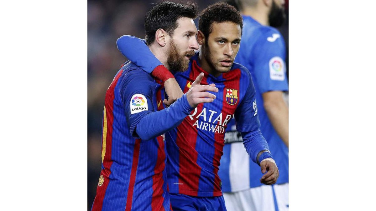Messi, autor de los dos goles frente al Leganés, junto a su compañero Neymar. ALBERTO ESTÉVEZ