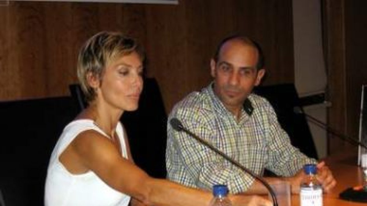 La actriz ponferradina fue la encargada de abrir el ciclo ayer en la Casa de las Culturas.