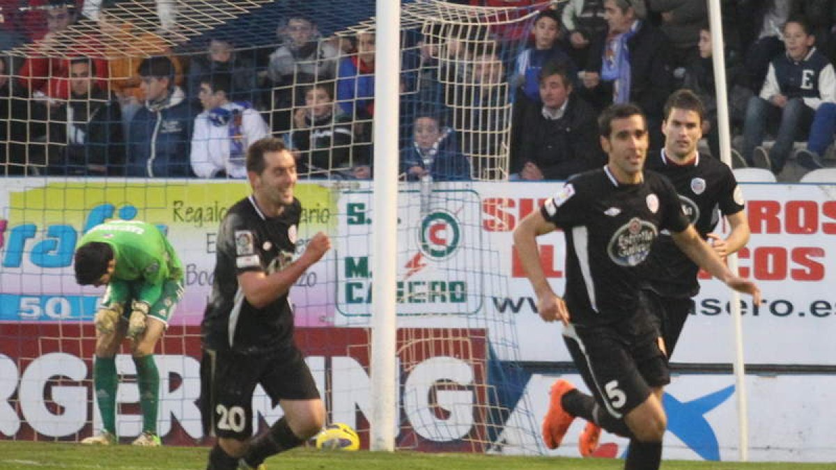 El Lugo se llevó la victoria en El Toralín en el partido de la primera vuelta.