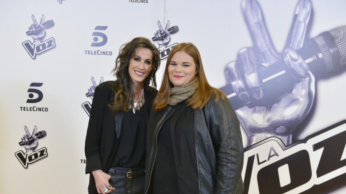 La ganadora de 'La voz', Irene Caruncho, junto a su 'coach', la cantante Malú.