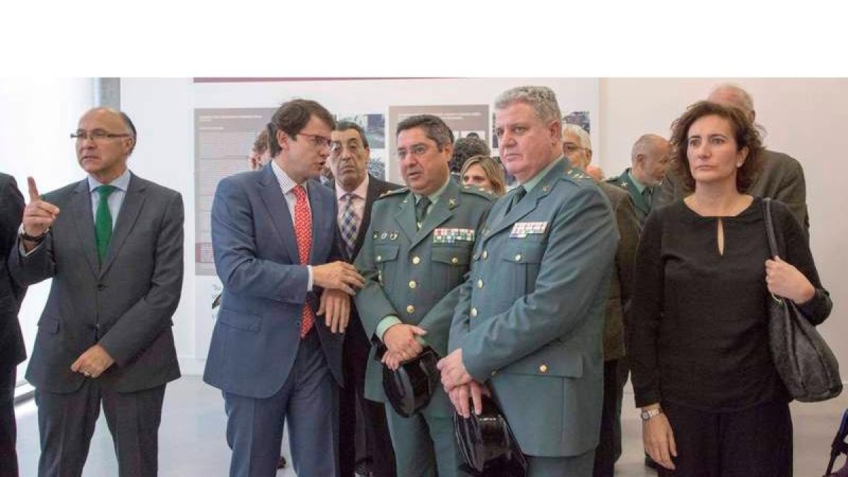 Inauguración de la exposición ‘La Guardia Civil frente al terrorismo, por la libertad y por las víctimas’, un acto que contó con la presencia de la presidenta de las Cortes.