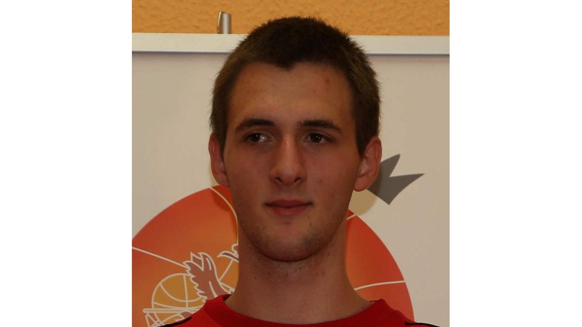 Gacic, jugador del Puertalia.