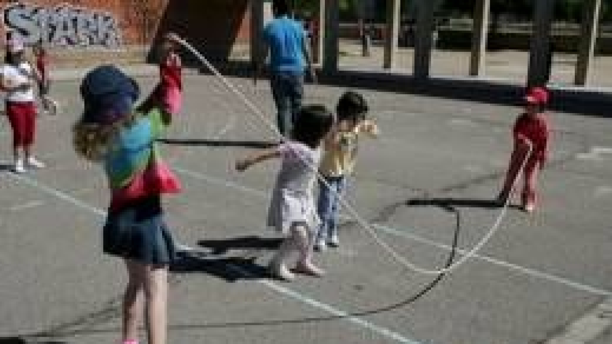Los escolares participan en múltiples actividades con el programa de los centros de ocio