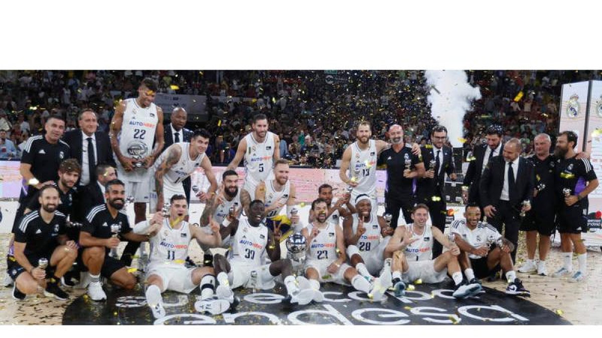 El Real Madrid estrenó por todo lo alto la temporada con el título de la Supercopa. JOSÉ MANUEL VIDAL
