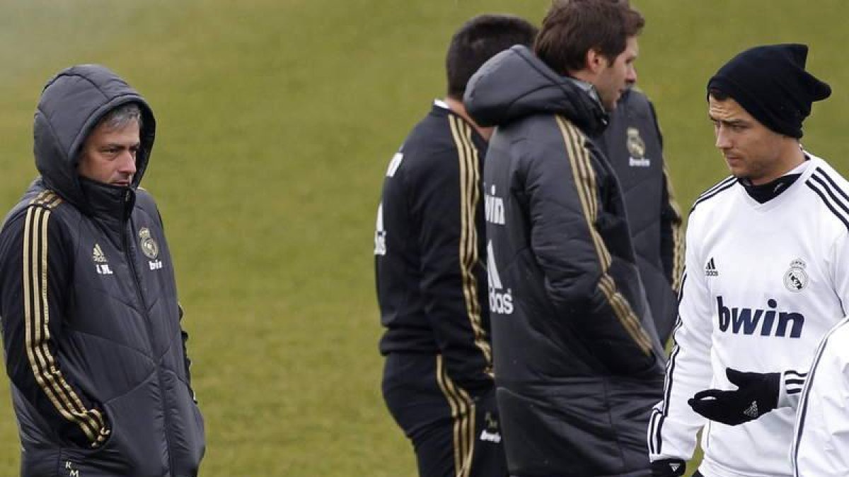Mourinho animó a Cristiano en Valdebebas para motivarlo de cara al clásico de mañana