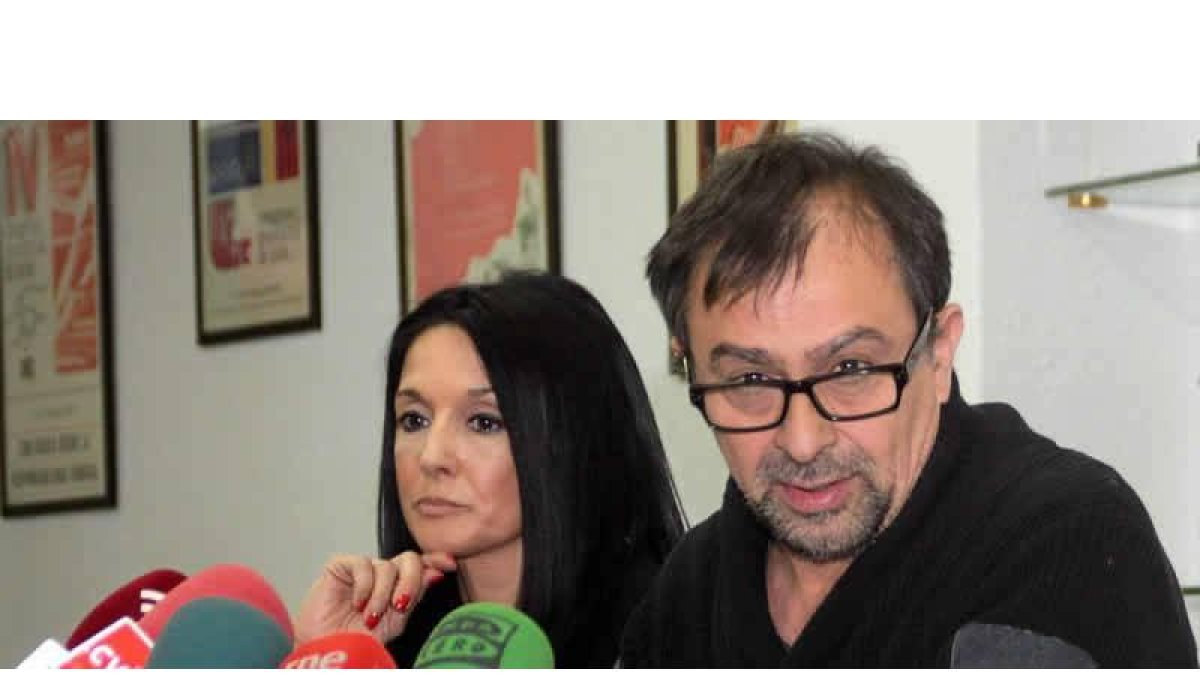 Marta Maestre y Enrique Reguero, del comité de Everest, ayer en rueda de prensa.