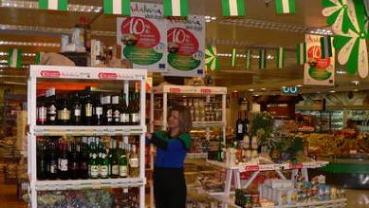 El supermercado de El Corte Inglés promociona más de 800 referencias andaluzas.