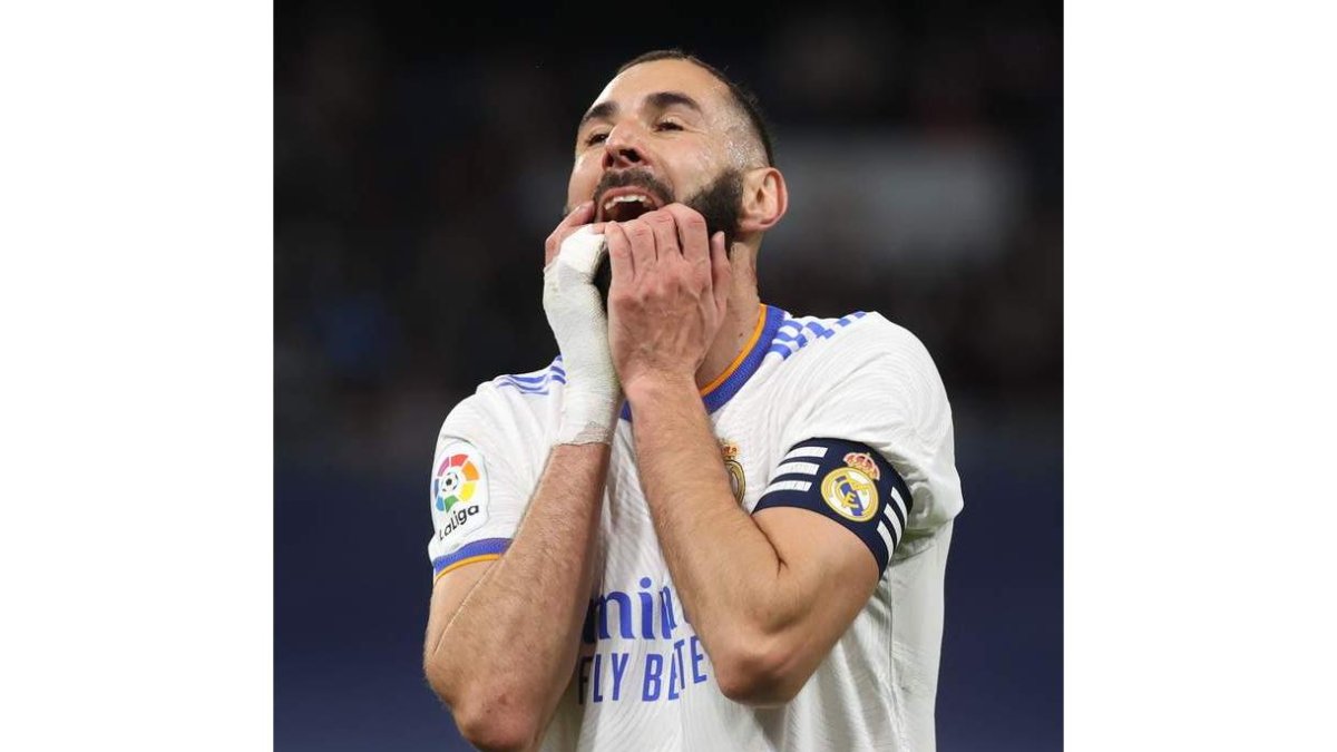 Benzema dispuso de numerosas ocasiones pero no tuvo su día de cara al gol. J. MARTÍN