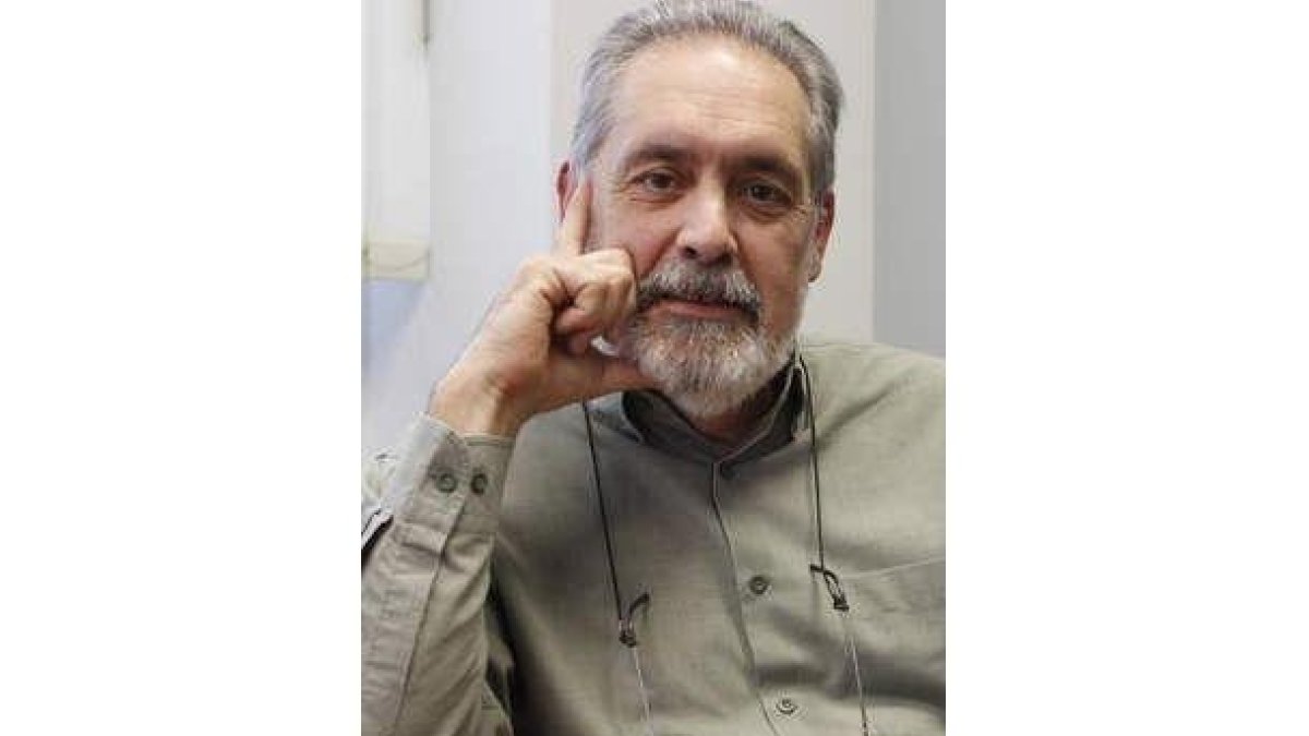 Vicente Pueyo, en la foto que ilustraba los jueves su aspillera.