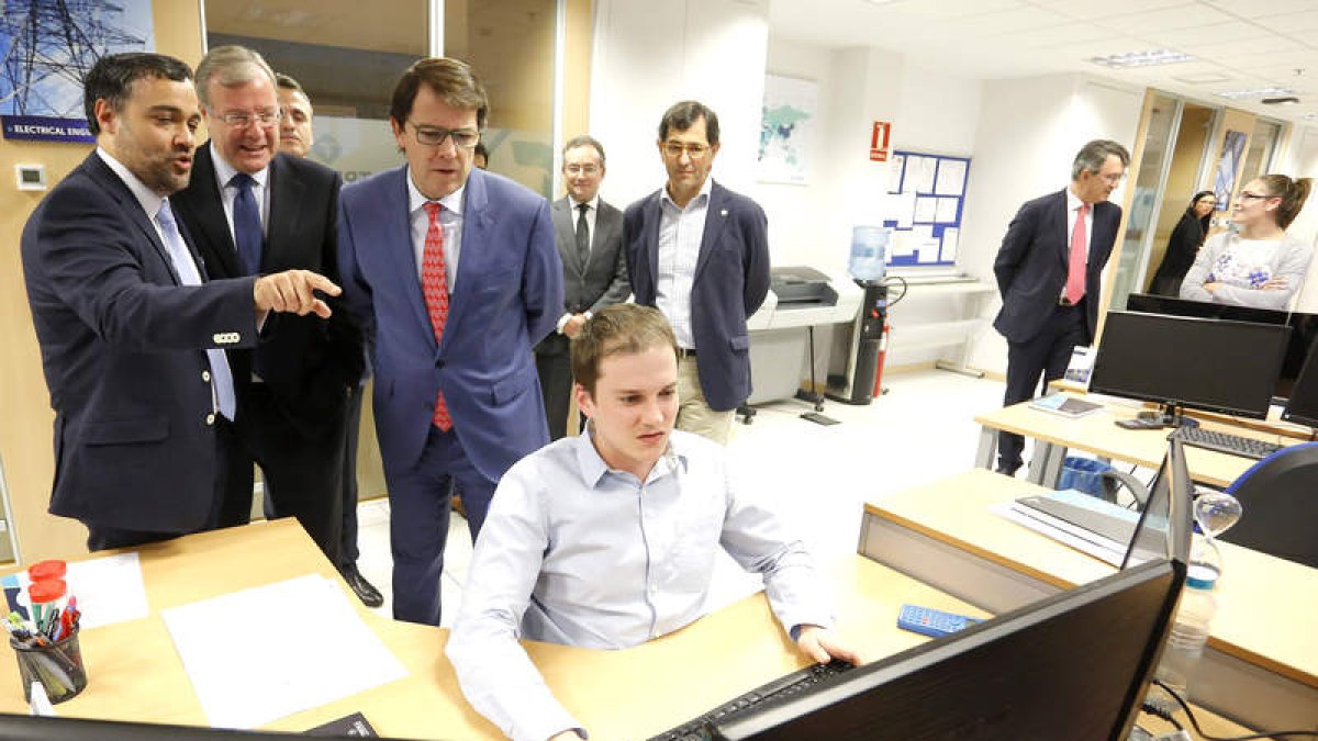 Mañueco fue a la ingeniera acompañado de Silván y Majo. ICAL