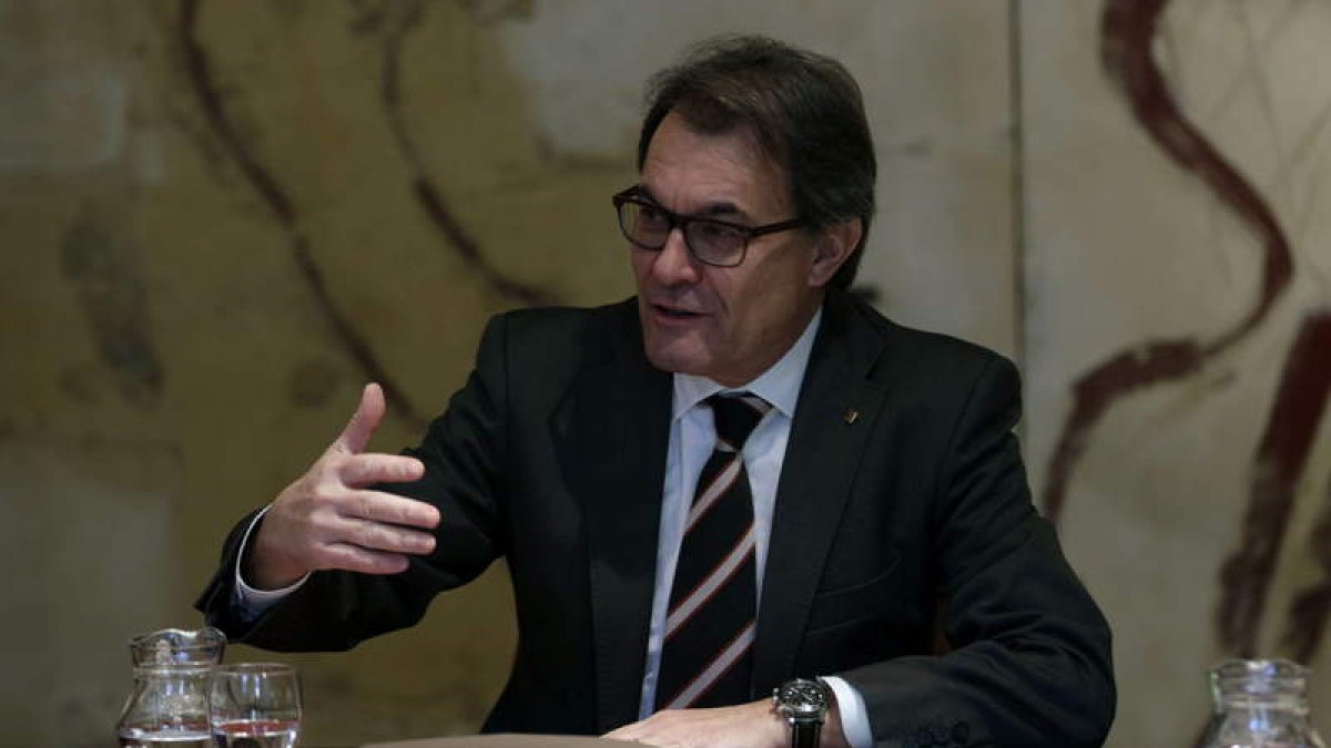 El presidente de la Generalitat, Artur Mas, se encuentra en una difícil encrucijada.
