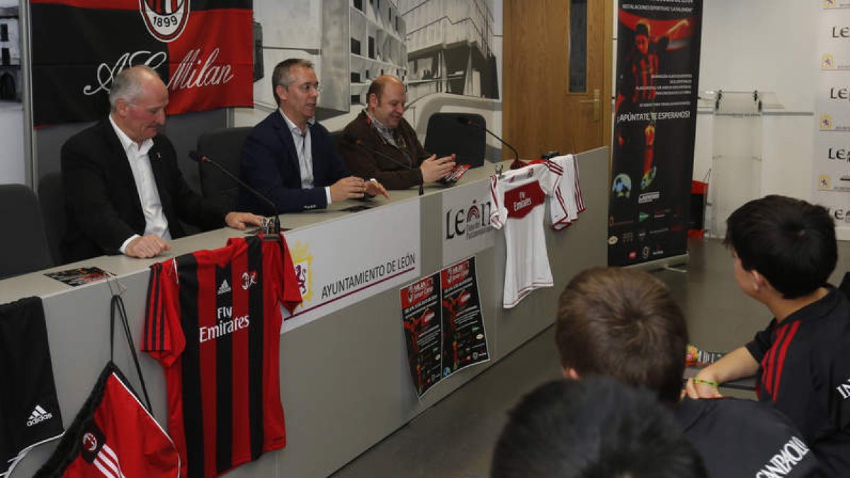 Daniele Paccagnan y López Benito en la presentación.