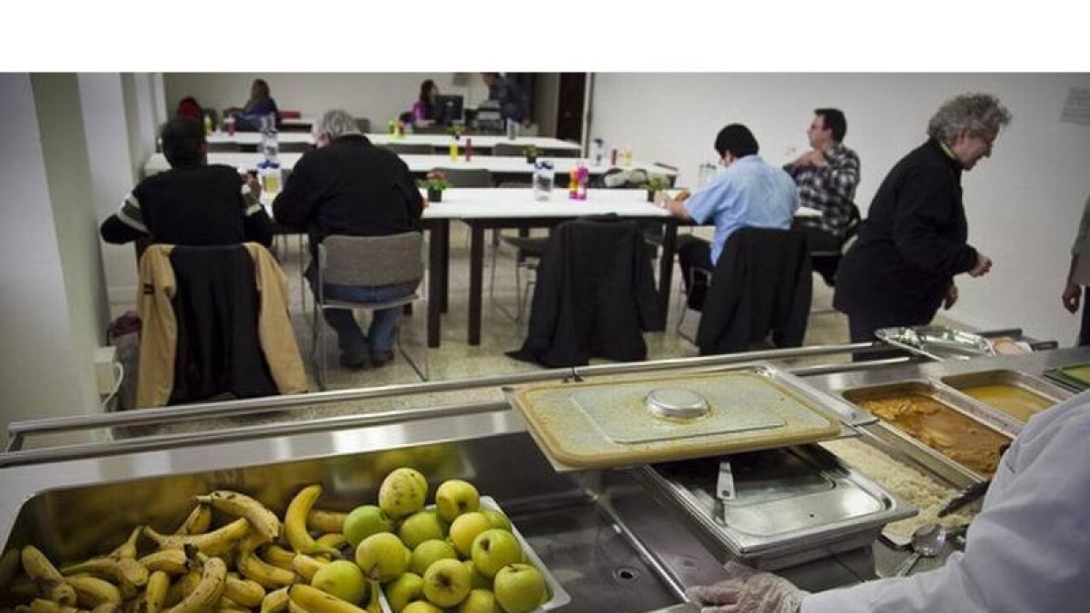 Comedor social en el barrio barcelonés del Eixample, el pasado febrero.