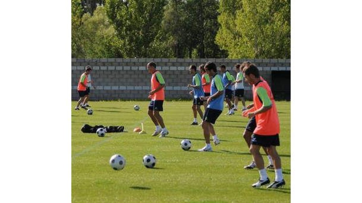 Jito participó ayer junto a sus compañeros en el entreno.