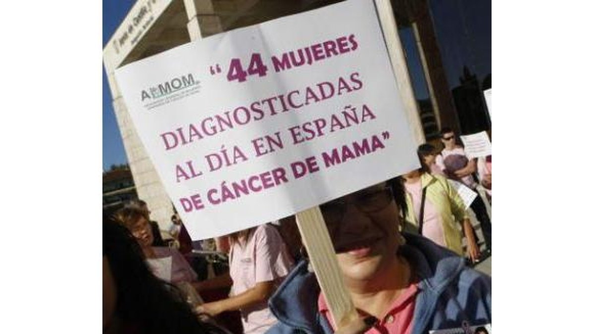 Las mujeres recuerdan las casos de cáncer de mama.