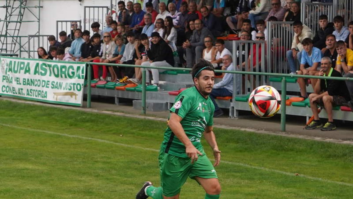 El Atlético Astorga sumó su primer triunfo como local. J. NOTARIO