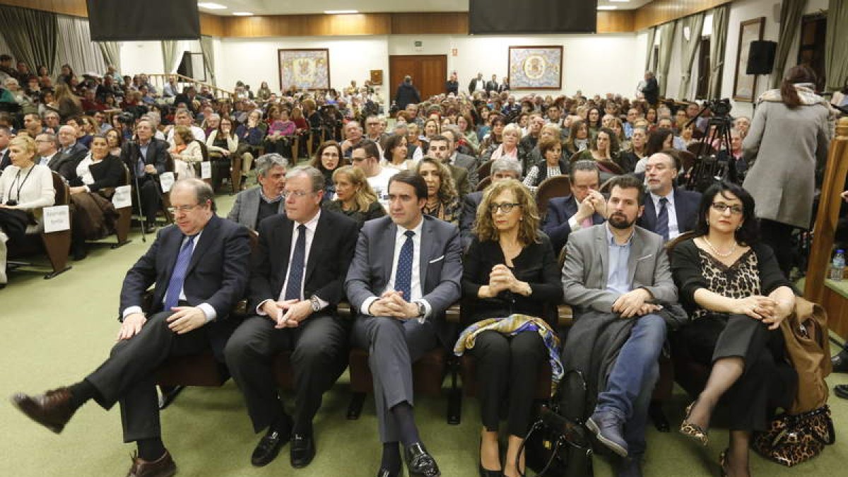 La sala se llenó de amigos y autoridades. MARCIANO