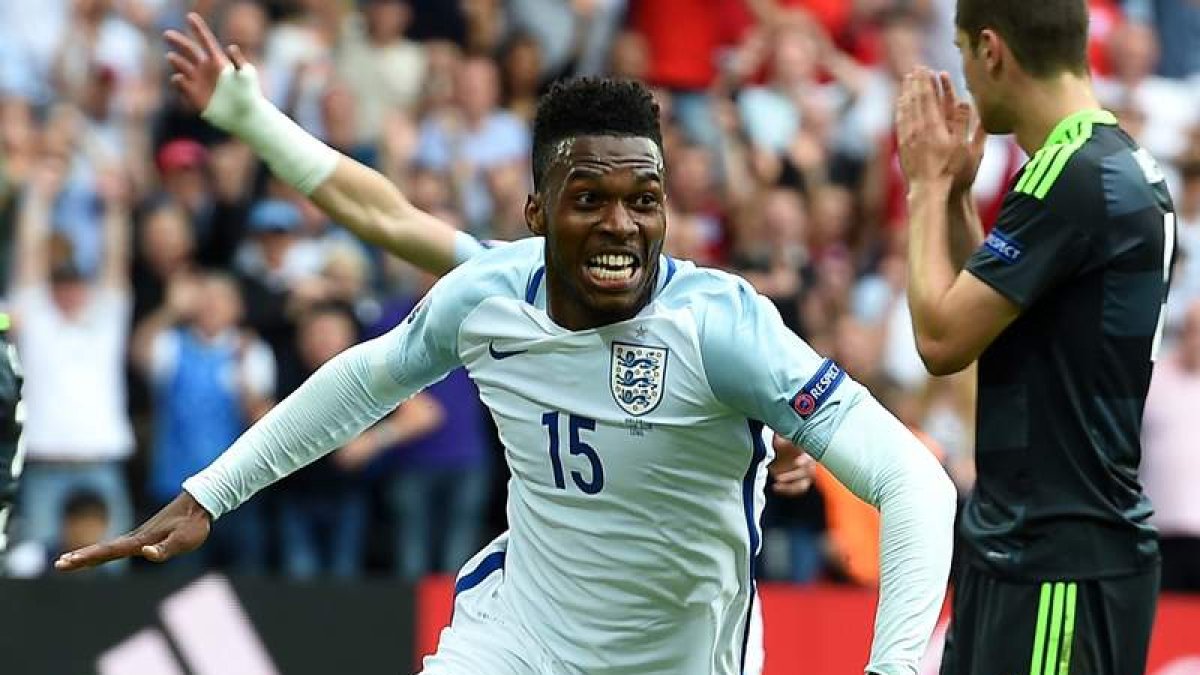 Sturridge celebra el gol que le dio la victoria a Inglaterra frente a Gales. ANDY RAIN