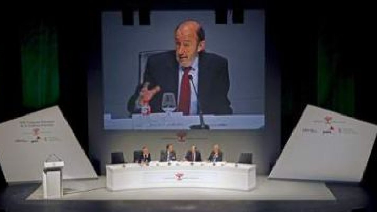 El vicepresidente primero, Alfredo Pérez Rubalcaba, en la inauguración del Congreso de la Empresa Fa
