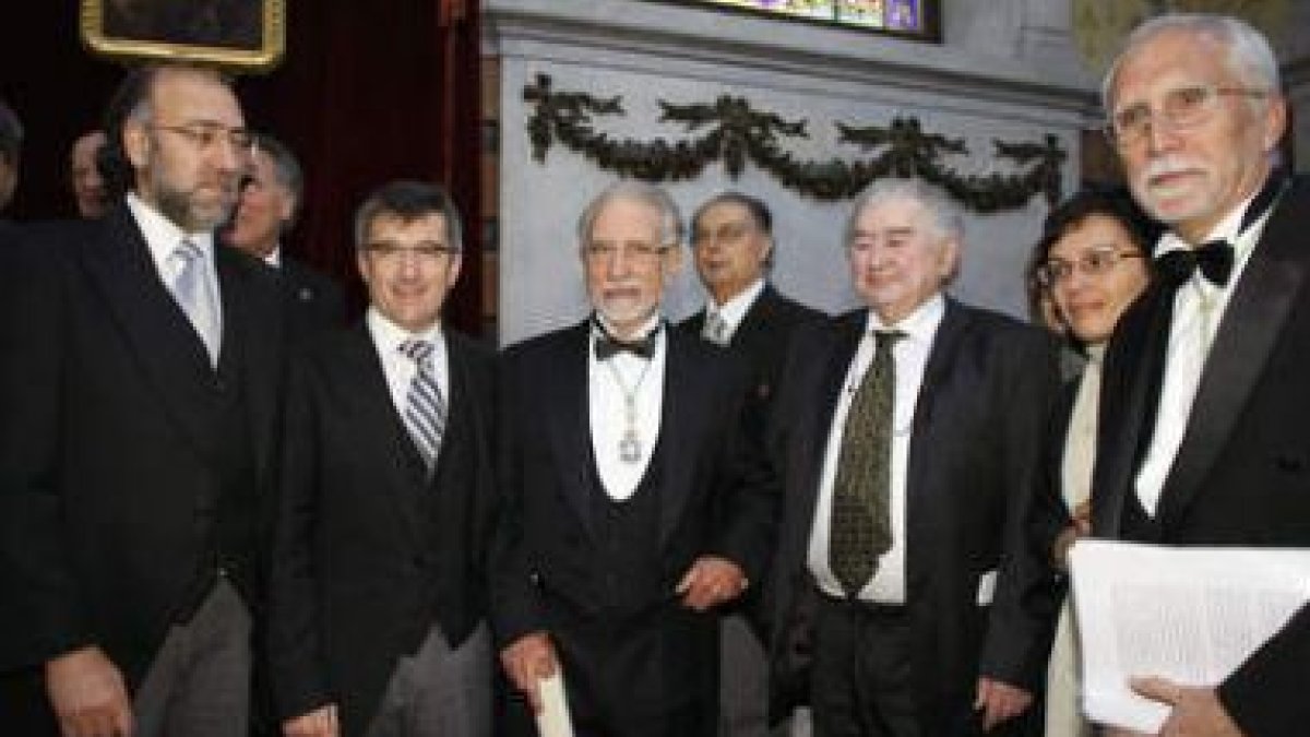 César Antonio Molina, la consejera de Cultura y el alcalde