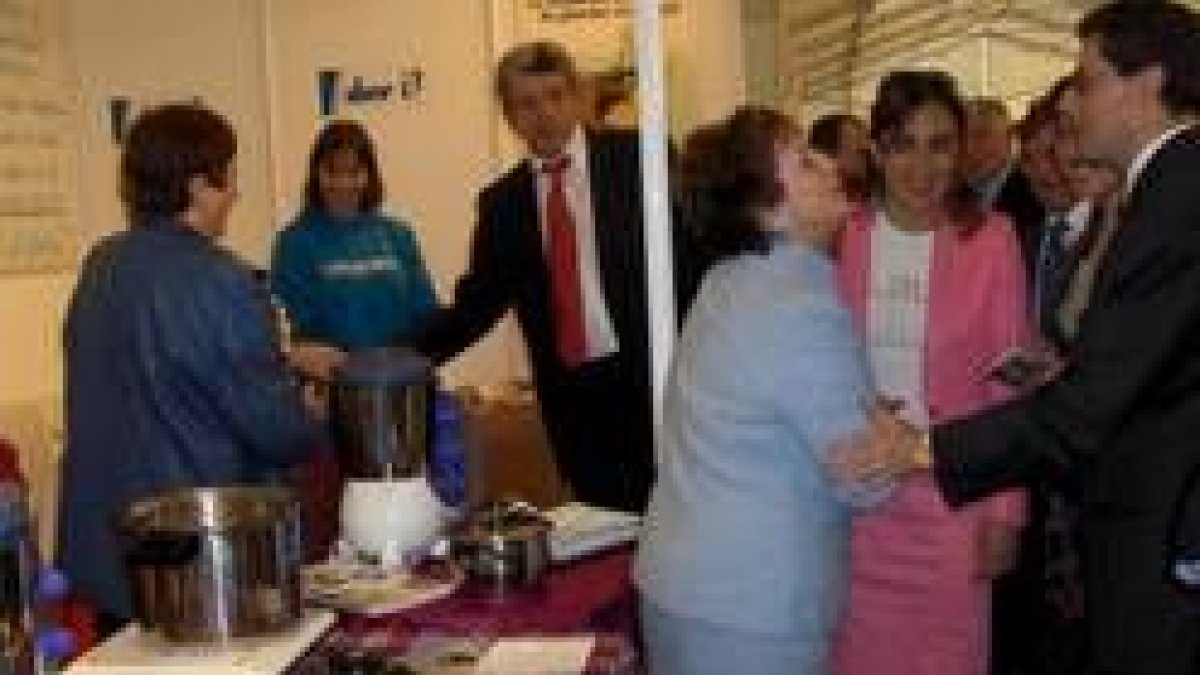 El alcalde de San Andrés, Miguel Martínez, en una de las visitas realizadas a la carpa de la feria