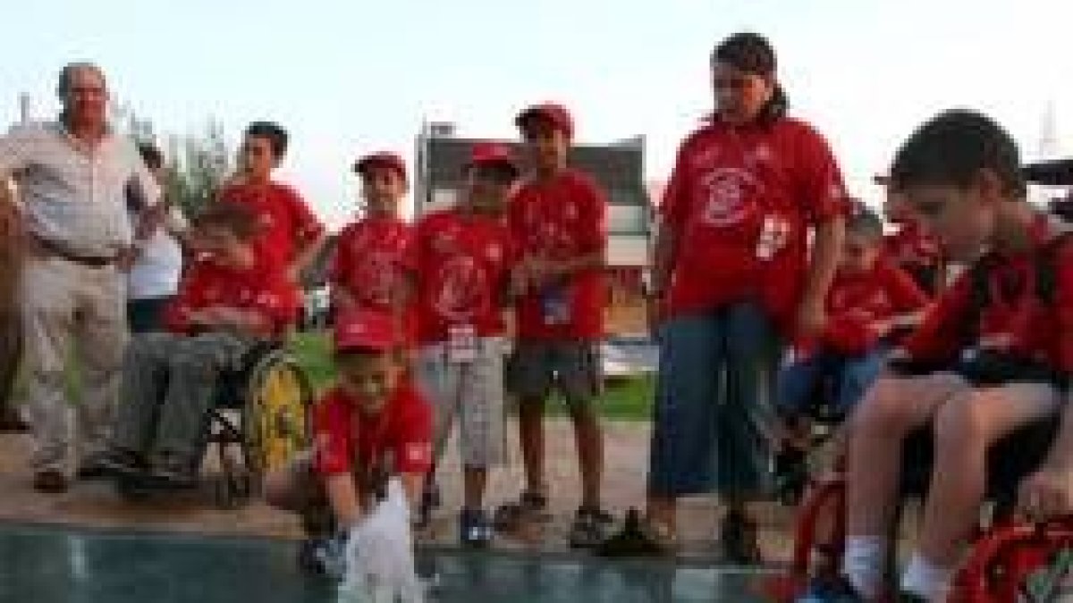 Las cabañas despertaron la curiosidad de los asistentes a la fiesta