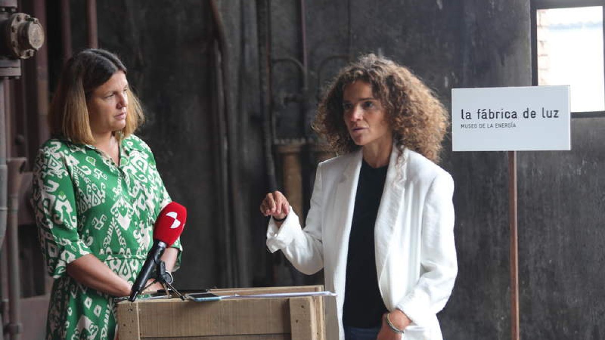 Yasodhara López y Concepción Fernández, ayer. L. DE LA MATA