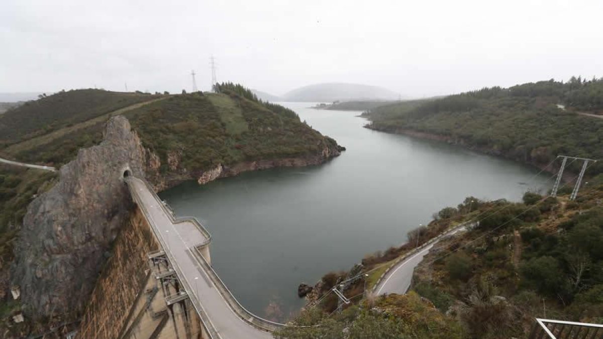 Embalse de Bárcena.