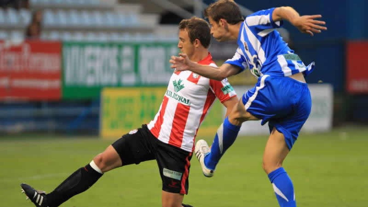 Mayordomo da por zanjado su caso y espera marcar muchos goles con la Deportiva.
