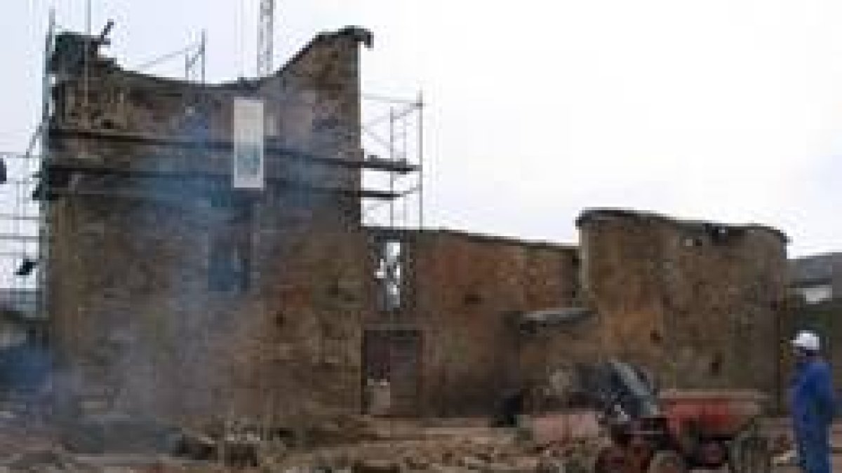 El torreón y el resto del edificio presentaban el pasado viernes el aspecto que muestra la imagen