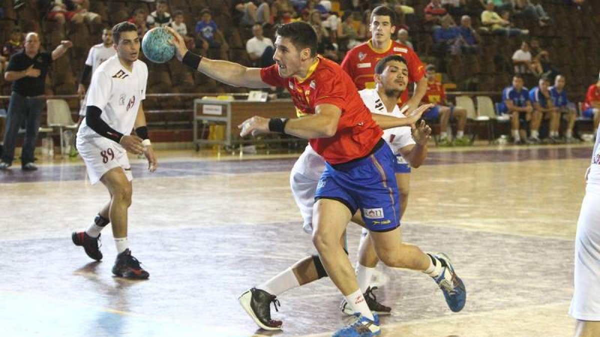 Los júnior se jugarán su futuro ante Serbia.