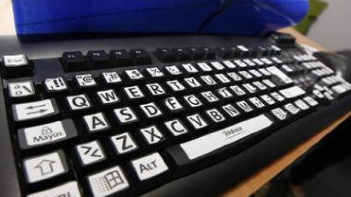 Teclados adaptados para su uso por discapacitados.