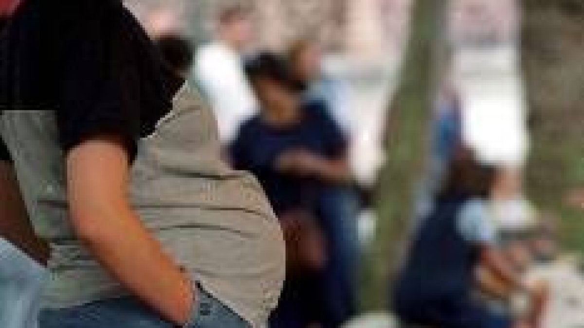 La falta de información sobre los métodos anticonceptivos, causa del aumento de embarazos en jóvenes