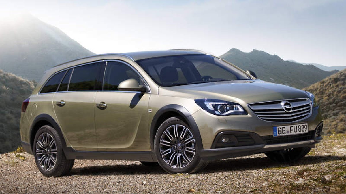 El Country Tourer mantiene la cuidada, y lujosa, terminación interior de sus hermanos.
