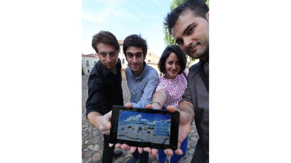 Francisco García Lamela, Jorge García Tejerina, Ana Villanueva Fernández y Yezrael Pérez Fernández han creado la app Turismo por León