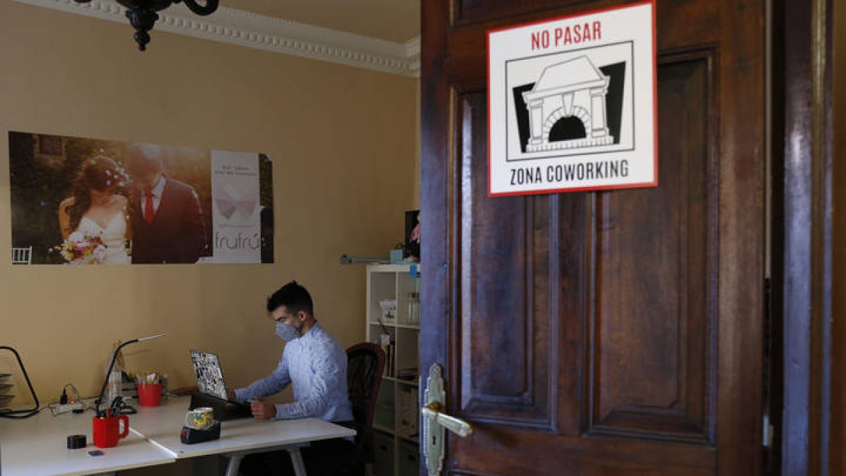 Coworking en la plaza San Martín, 10. F. Otero Perandones.
