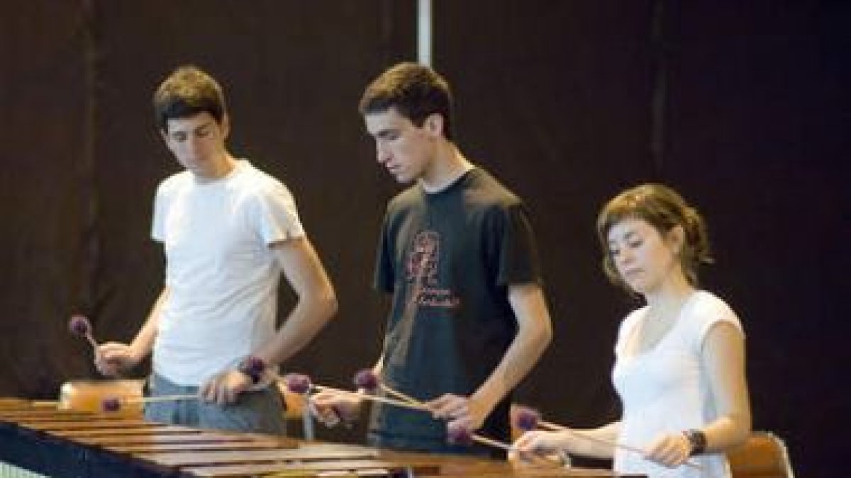 Imagen de parte de los componentes del grupo Ensemble.