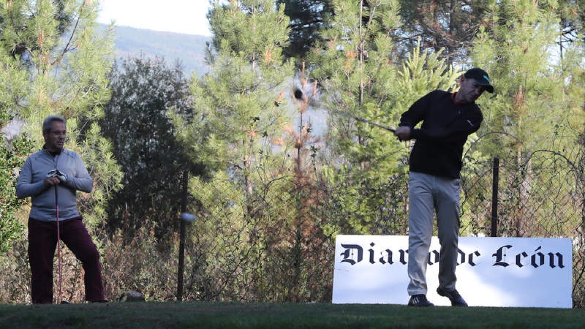 La primera jornada del torneo Diario de León deparó recorridos brillantes y mucha igualdad entre los favoritos. ANA F. BARREDO