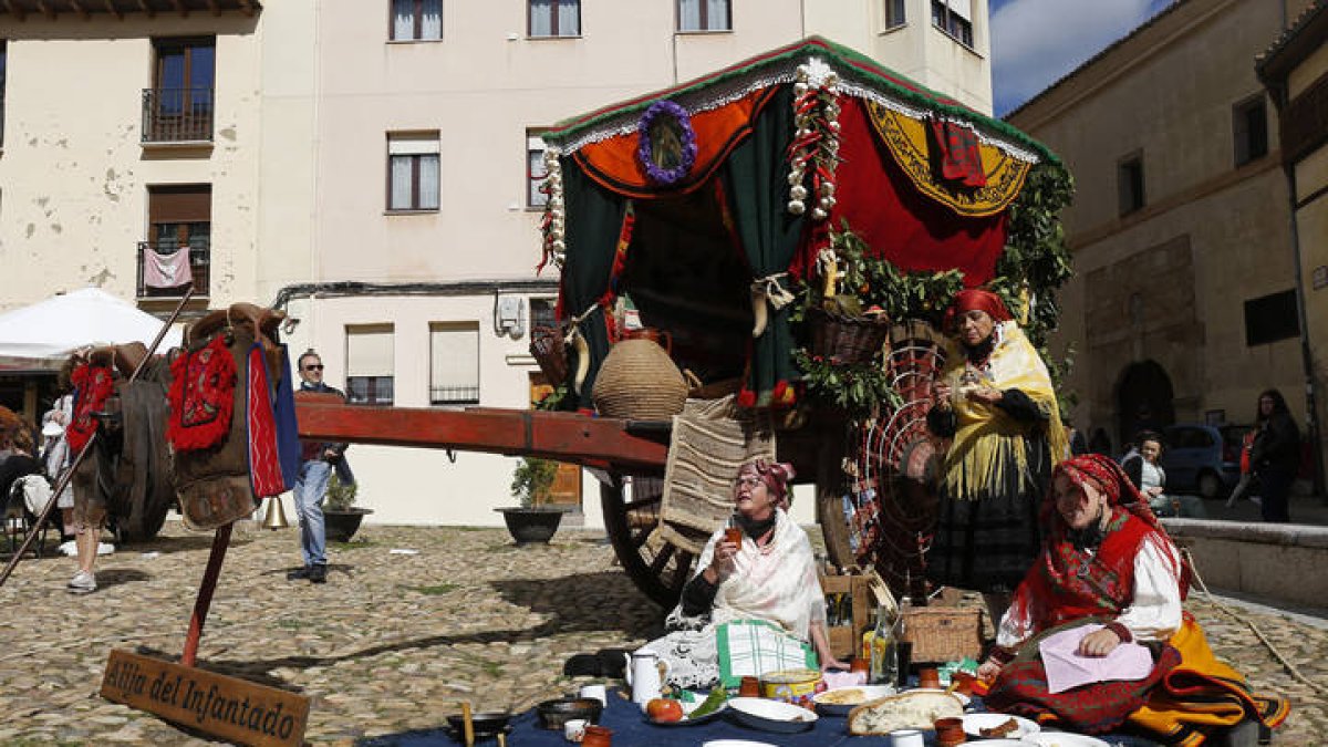 Reportaje del ambiente festivo en León durante las fiestas de San Froilán. F. Otero Perandones.