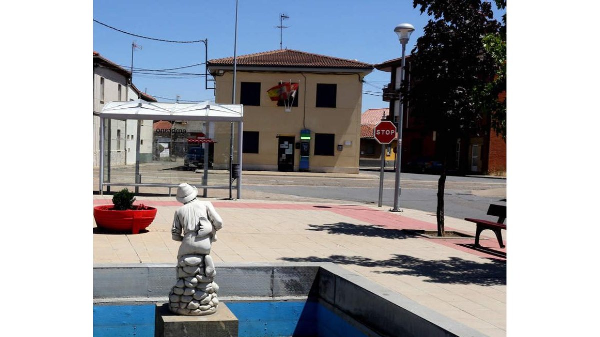 Fachada de la Casa del Pueblo, sede de la Junta Vecinal.