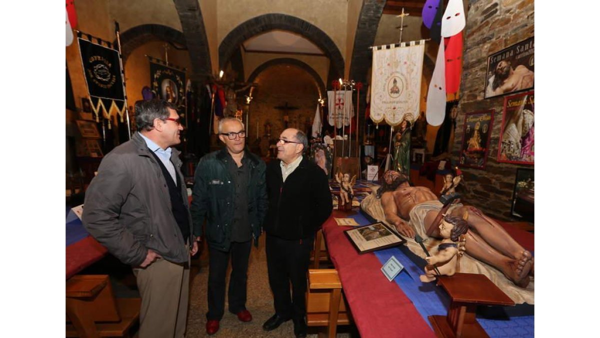 La villa del Cúa albergó la presentación de la Semana Santa.