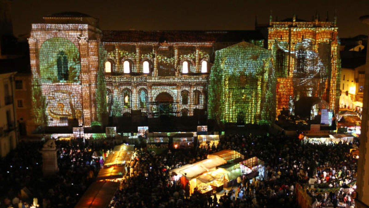 Una de las proyecciones sobre la fachada de San Isidoro que realizó el artista francés Xavier de Richemont