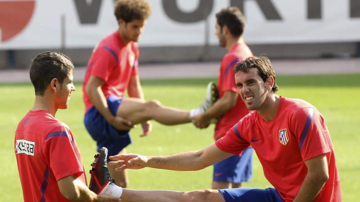 El Atlético de Madrid, durante el entrenamiento de ayer, transmite mucho optimismo.