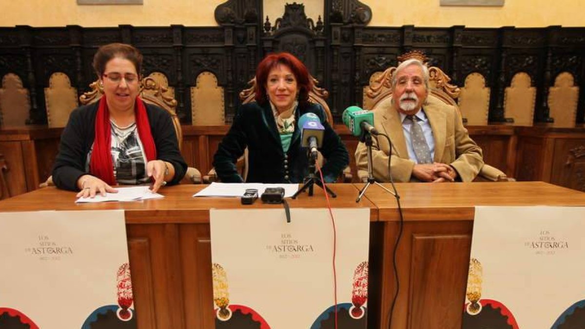 Mercedes González Rojo, Victorina Alonso y Martín Martínez presentaron los actos.