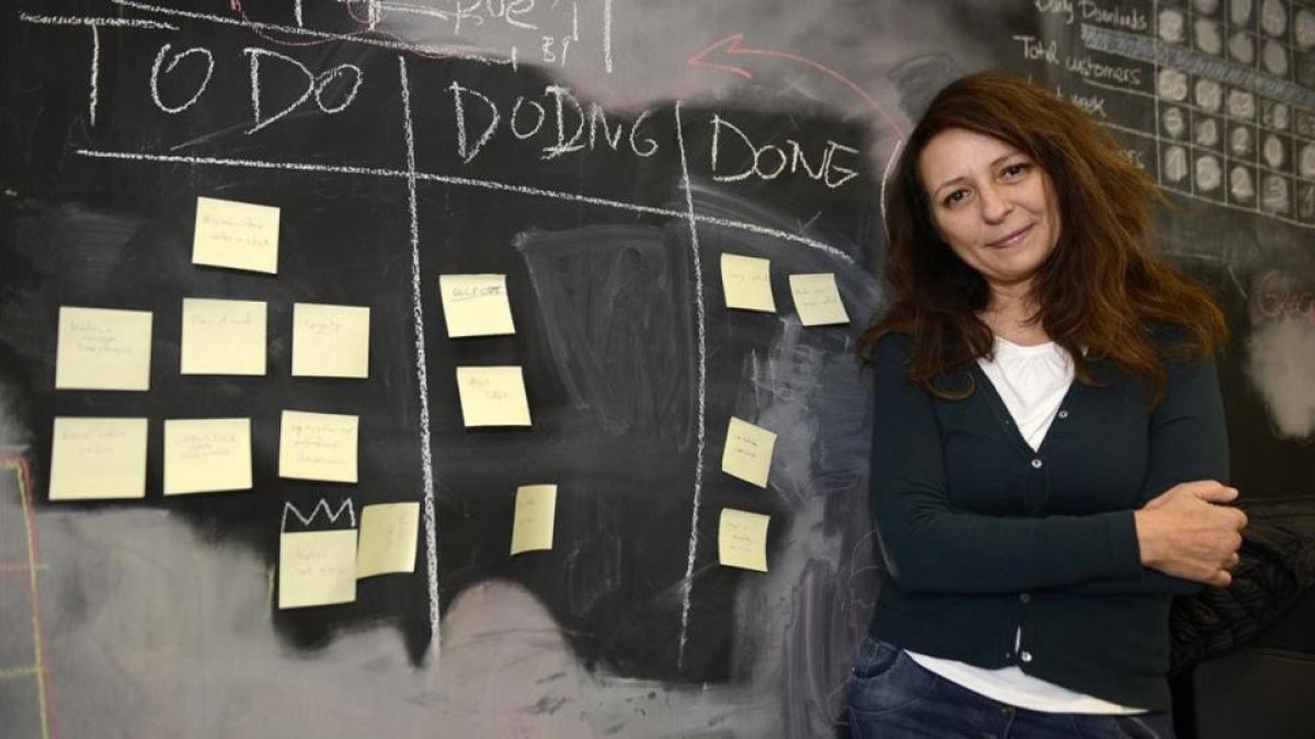 Nina Alastruey, fundadora de la start-up Eelp!, en su oficina de trabajo